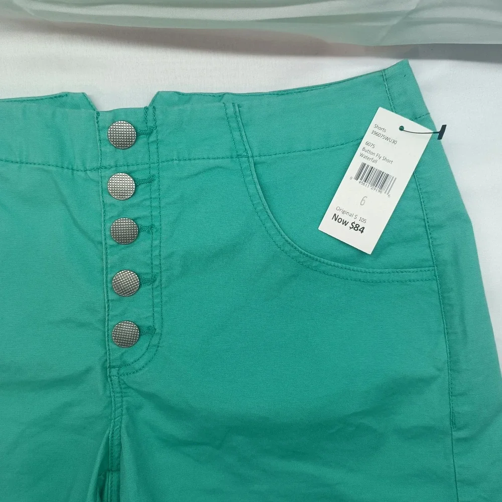 Cabi Waterfall Button Fly Shorts Teal Green Mid Rise Women 6 NWT Modern Casual